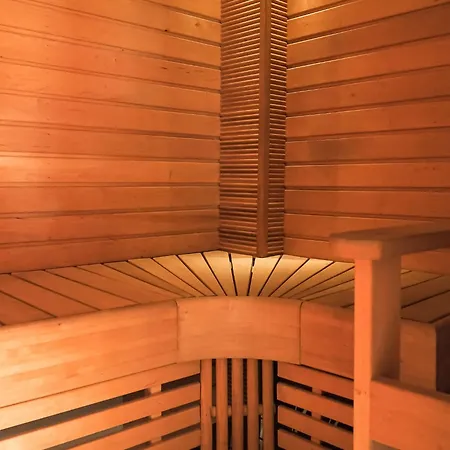 Center With Sauna & Rooftop Terrace 포리